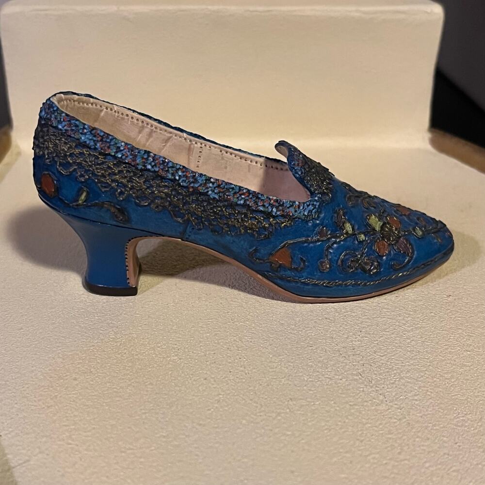 Just the Right Shoe The Empress Raine Willits Design Collectible